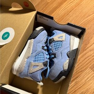 Jordan 4 Retro University Blue Kids Sneakers